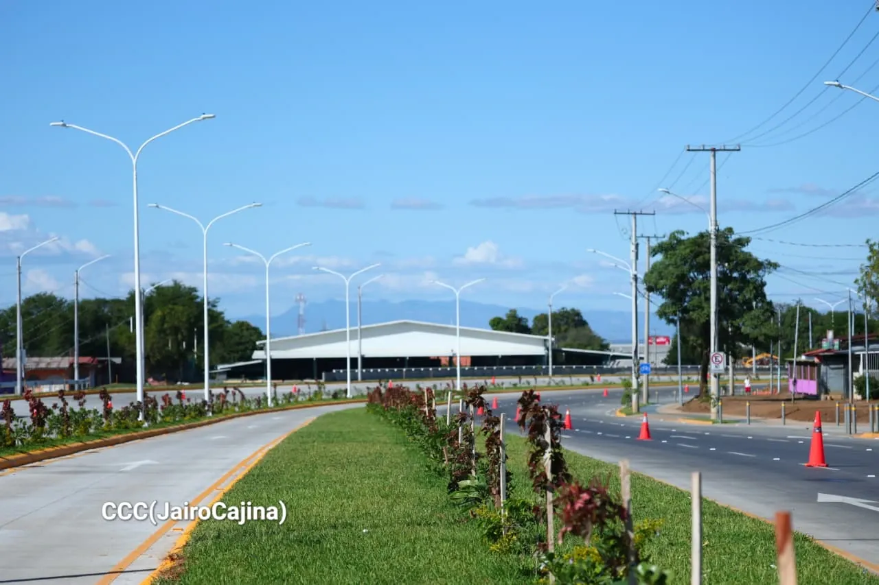 Entrega del Tramo Cuatro de la Pista Héroes de la Insurrección