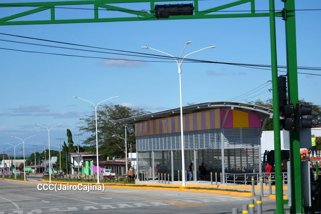 Entrega del Tramo Cuatro de la Pista Héroes de la Insurrección