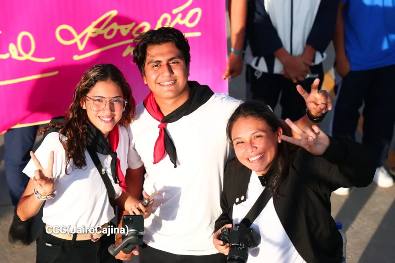 Entrega del Tramo Cuatro de la Pista Héroes de la Insurrección