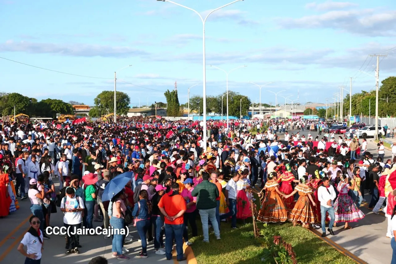 Entrega del Tramo Cuatro de la Pista Héroes de la Insurrección