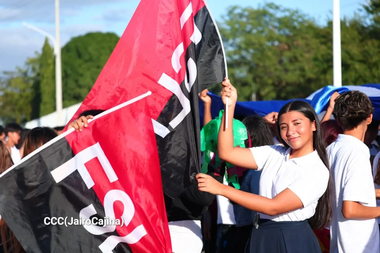 Entrega del Tramo Cuatro de la Pista Héroes de la Insurrección
