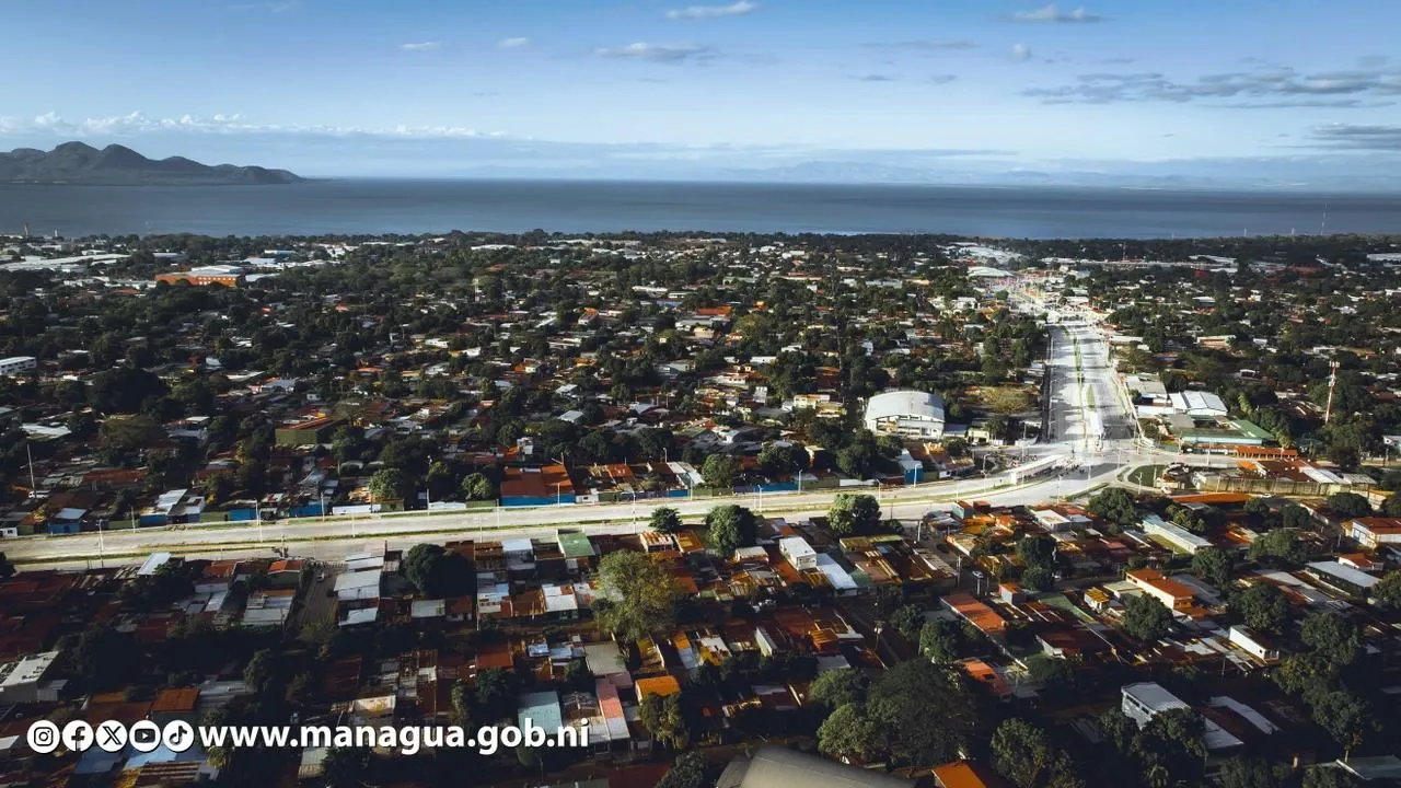 Entrega del Tramo Cuatro de la Pista Héroes de la Insurrección