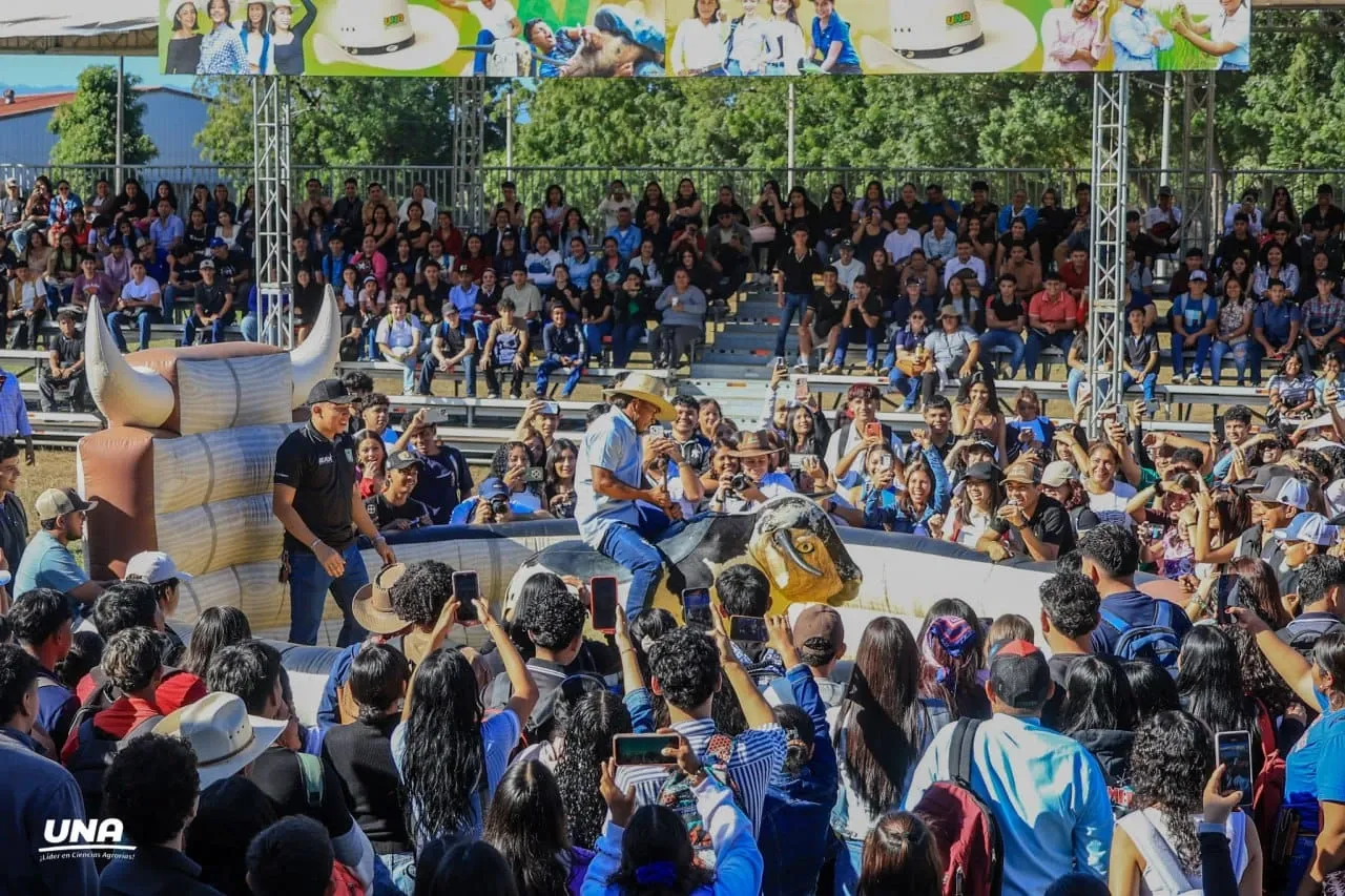 Universidades reciben a estudiantes de nuevo ingreso