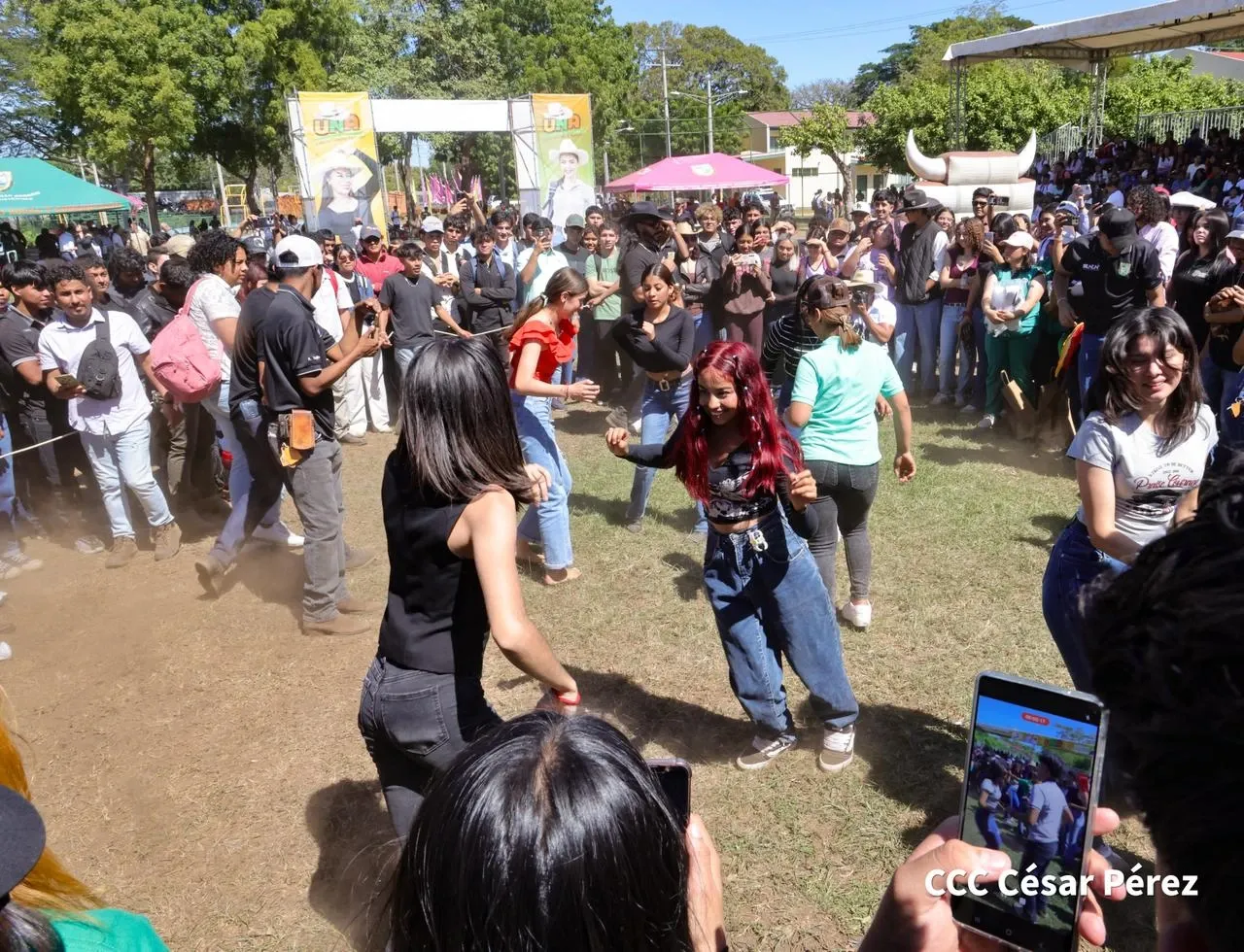 Universidades reciben a estudiantes de nuevo ingreso