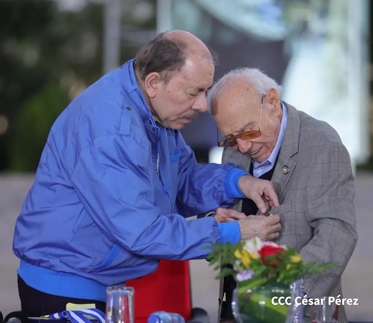 Entrega de primera Medalla de Reconciliación y Paz Cardenal Miguel Obando