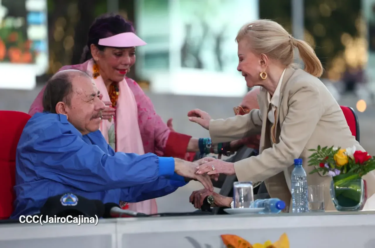 Entrega de primera Medalla de Reconciliación y Paz Cardenal Miguel Obando