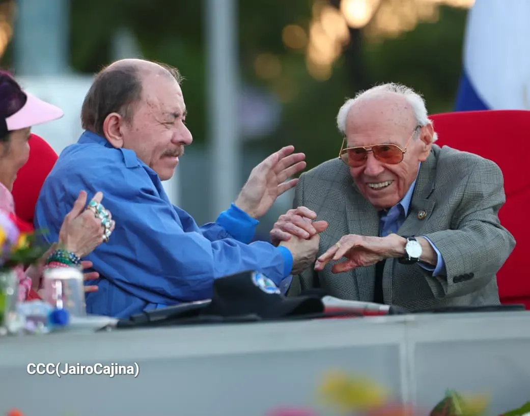 Entrega de primera Medalla de Reconciliación y Paz Cardenal Miguel Obando