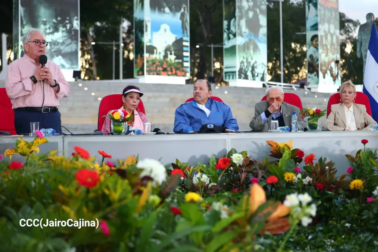 Entrega de primera Medalla de Reconciliación y Paz Cardenal Miguel Obando