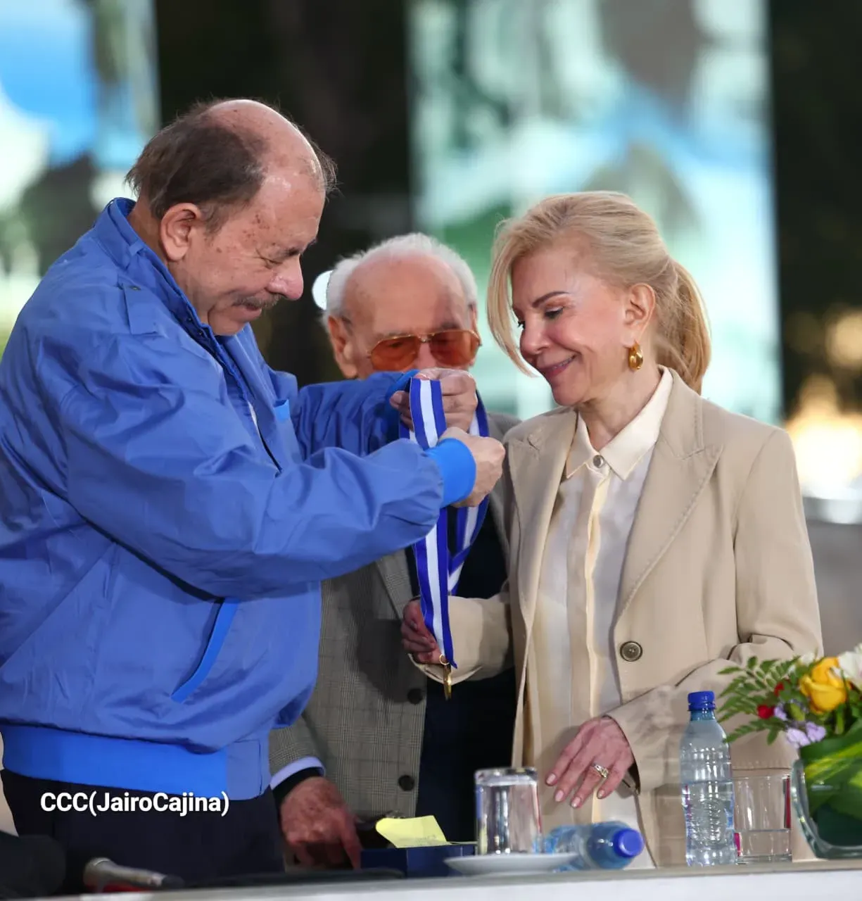 Entrega de primera Medalla de Reconciliación y Paz Cardenal Miguel Obando