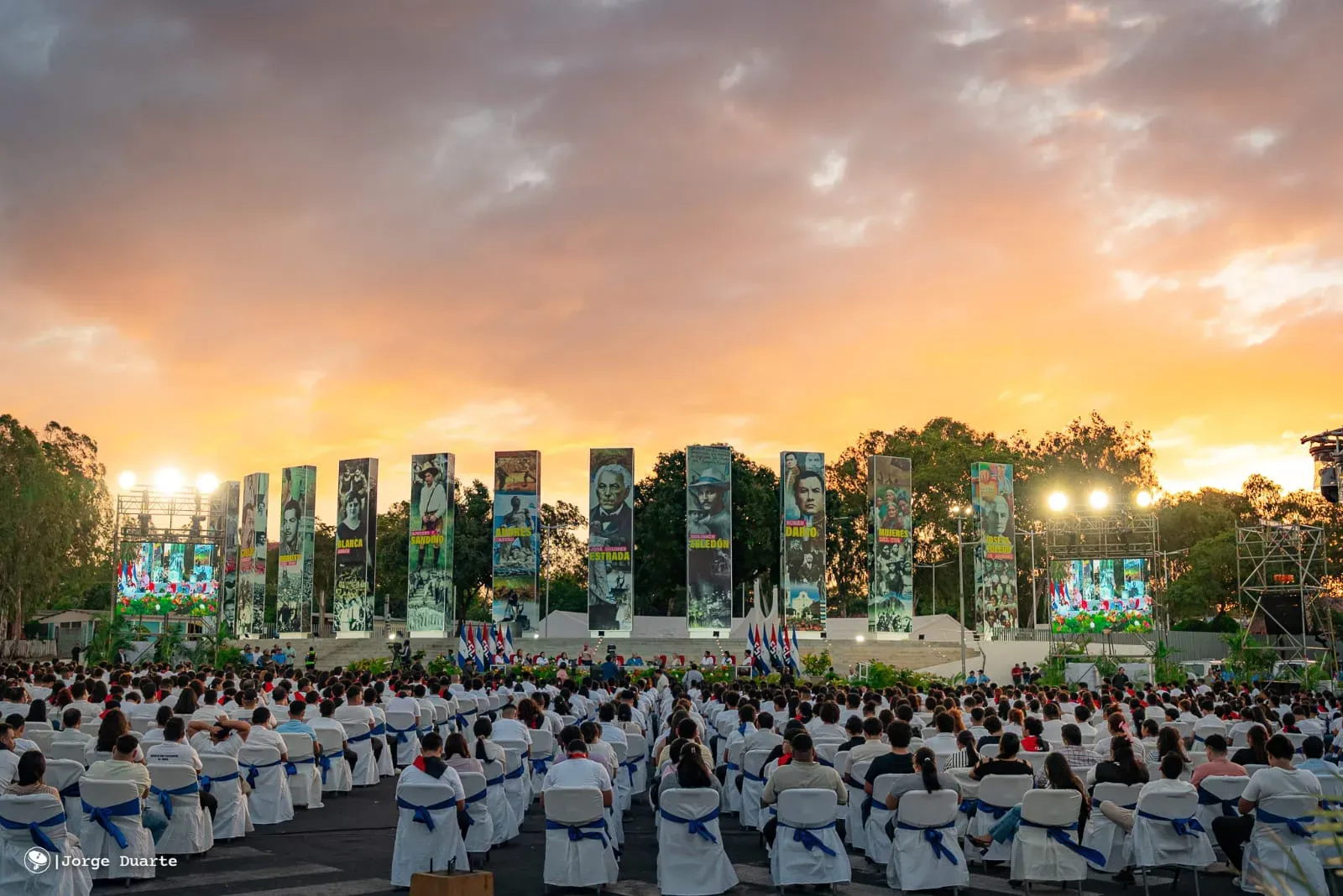 Entrega de primera Medalla de Reconciliación y Paz Cardenal Miguel Obando