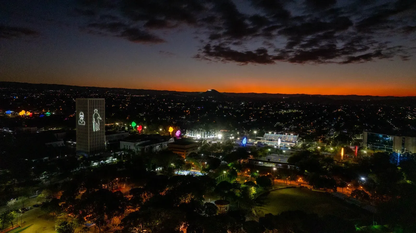 Entrega de primera Medalla de Reconciliación y Paz Cardenal Miguel Obando