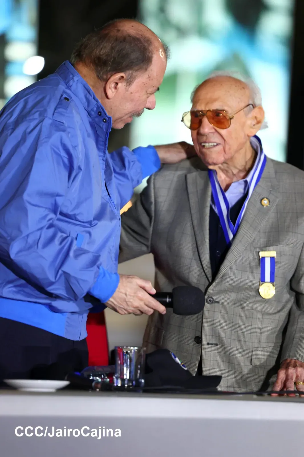 Entrega de primera Medalla de Reconciliación y Paz Cardenal Miguel Obando