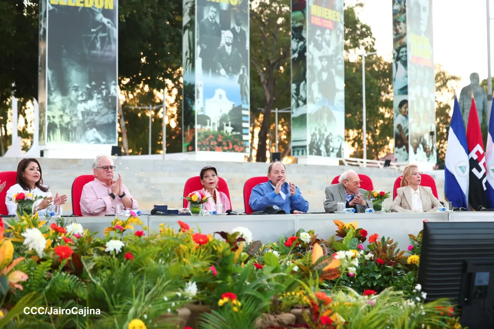 Entrega de primera Medalla de Reconciliación y Paz Cardenal Miguel Obando