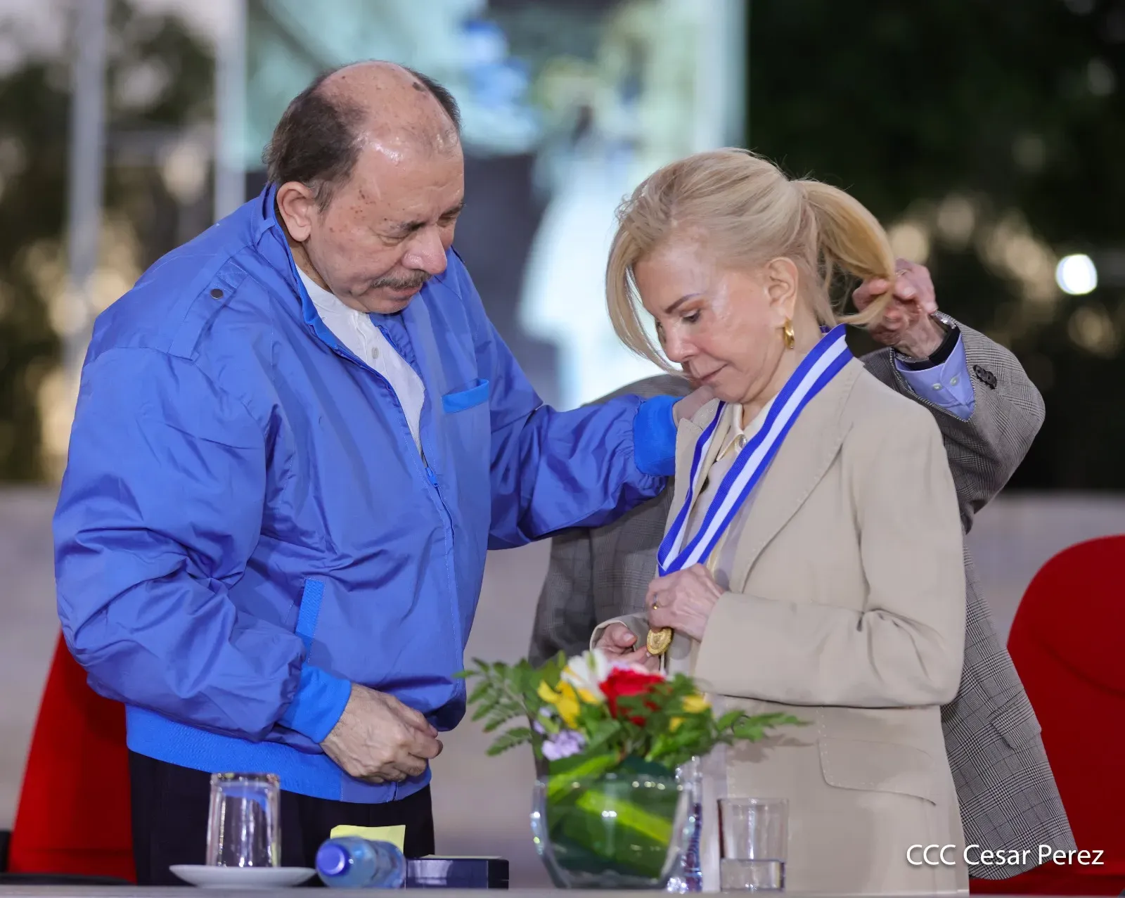 Entrega de primera Medalla de Reconciliación y Paz Cardenal Miguel Obando