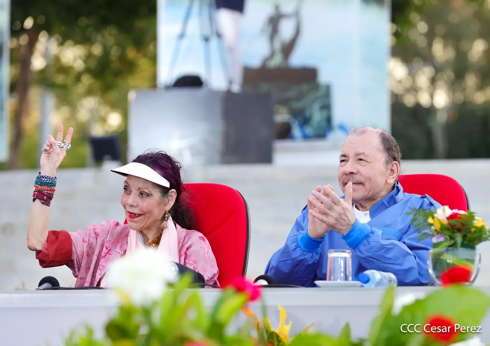 Entrega de primera Medalla de Reconciliación y Paz Cardenal Miguel Obando