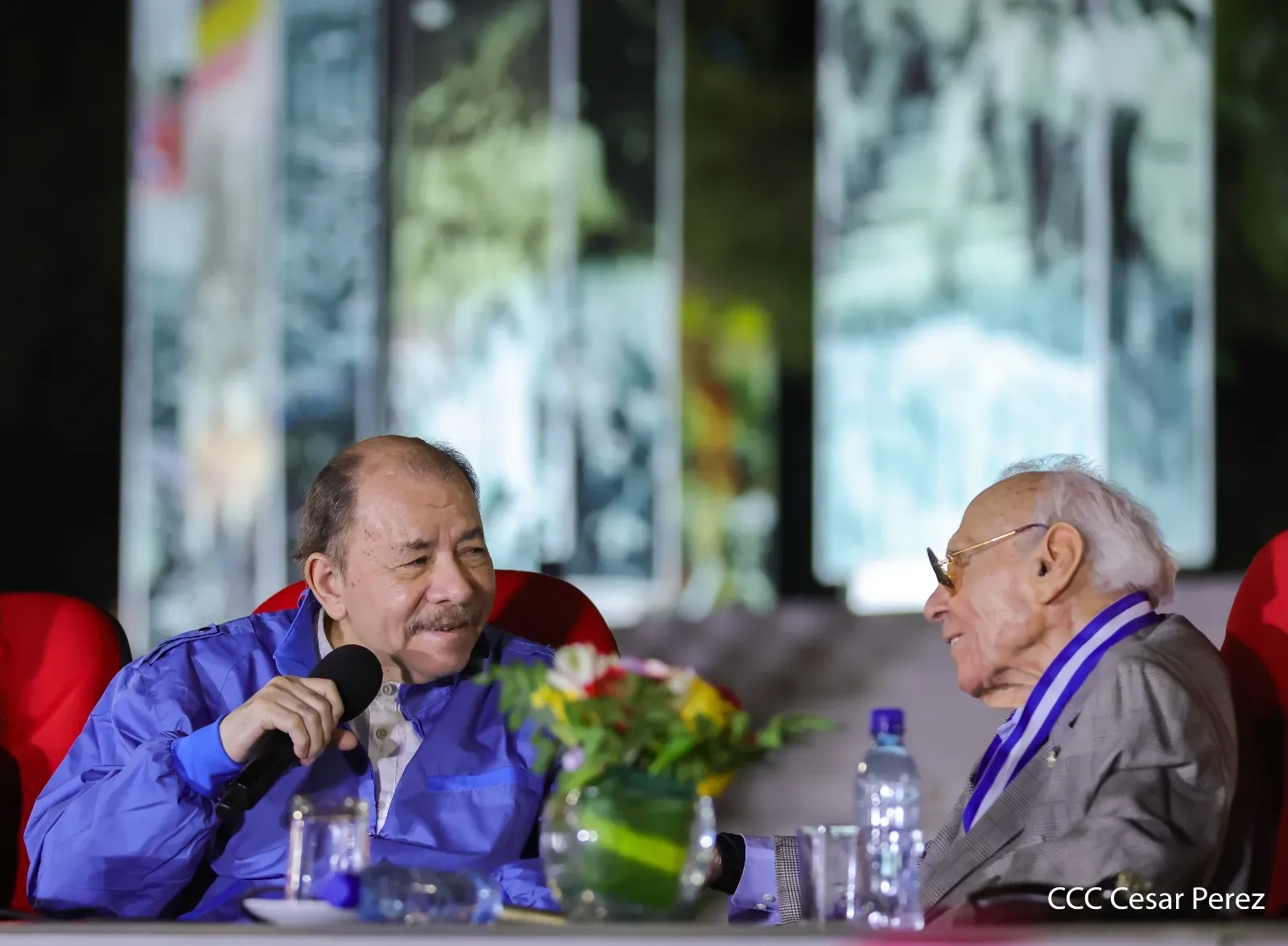 Entrega de primera Medalla de Reconciliación y Paz Cardenal Miguel Obando
