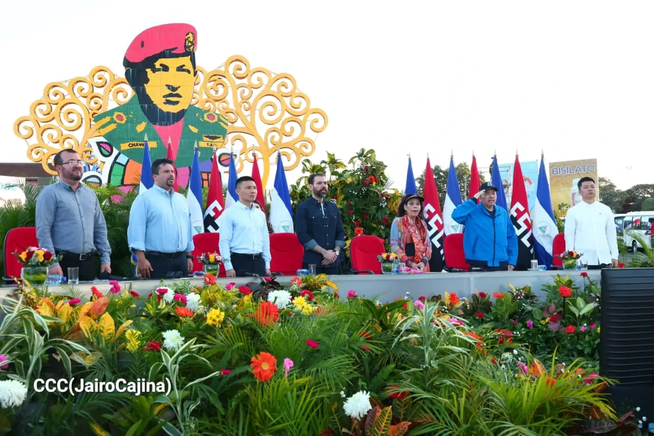 Cooperativas de Nicaragua reciben nuevas unidades de autobuses y microbuses de China