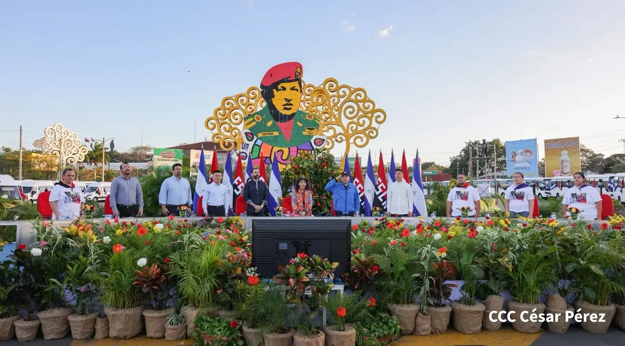 Cooperativas de Nicaragua reciben nuevas unidades de autobuses y microbuses de China