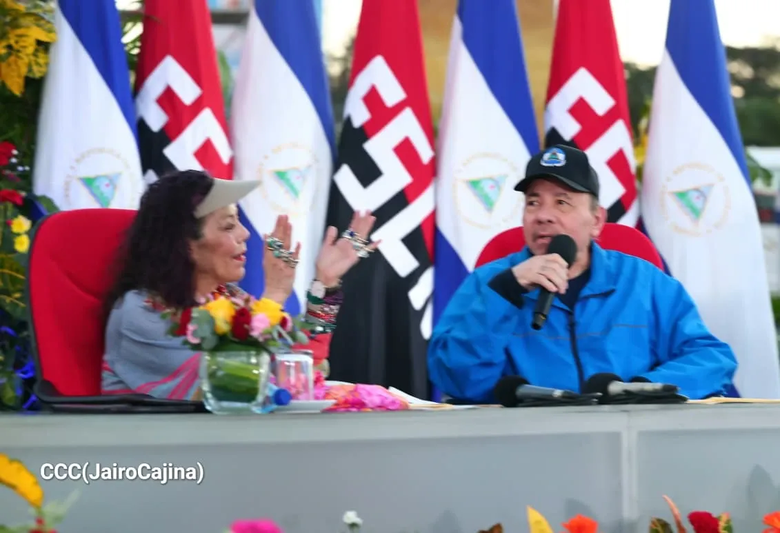 Cooperativas de Nicaragua reciben nuevas unidades de autobuses y microbuses de China