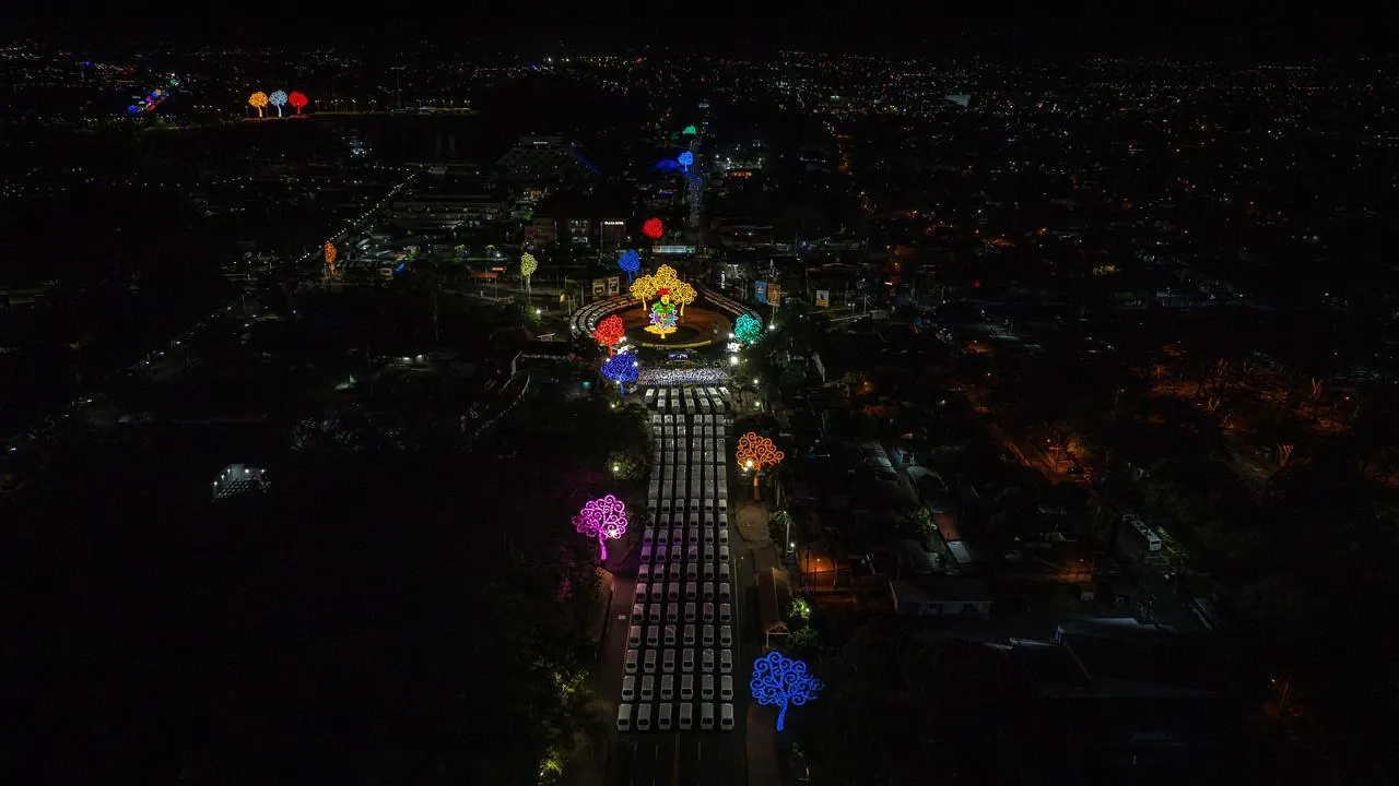 Cooperativas de Nicaragua reciben nuevas unidades de autobuses y microbuses de China