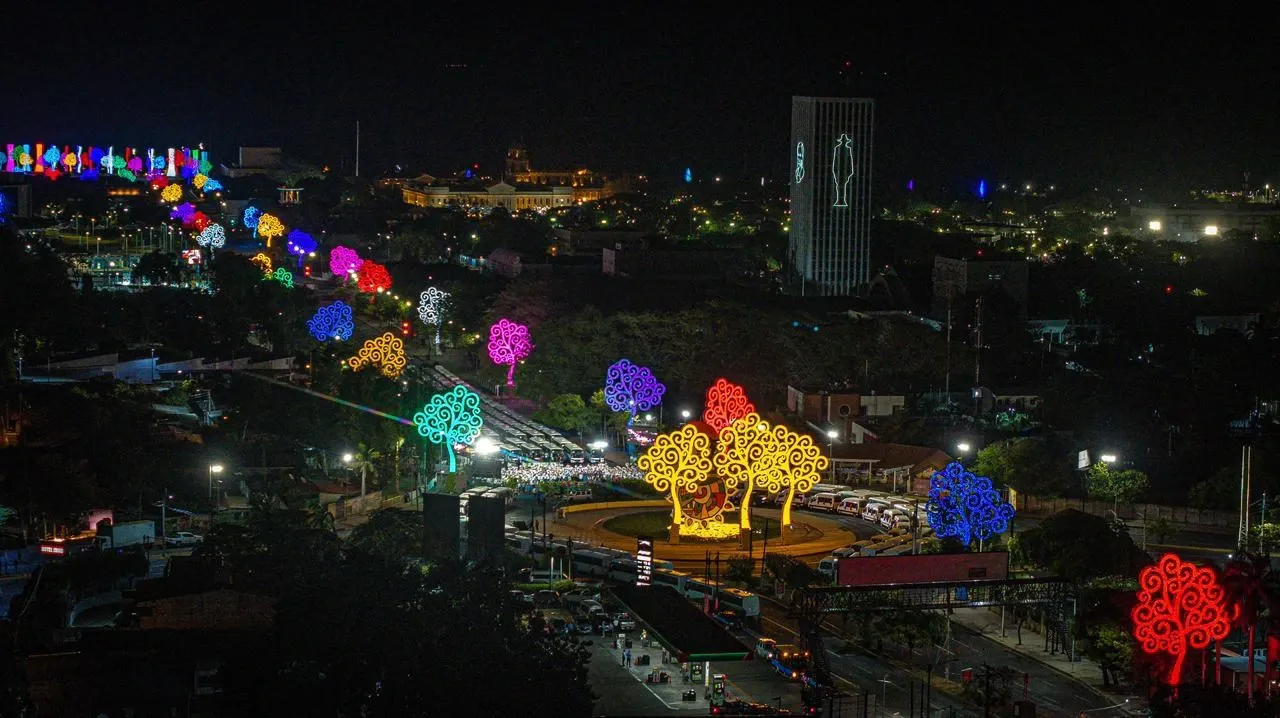 Cooperativas de Nicaragua reciben nuevas unidades de autobuses y microbuses de China