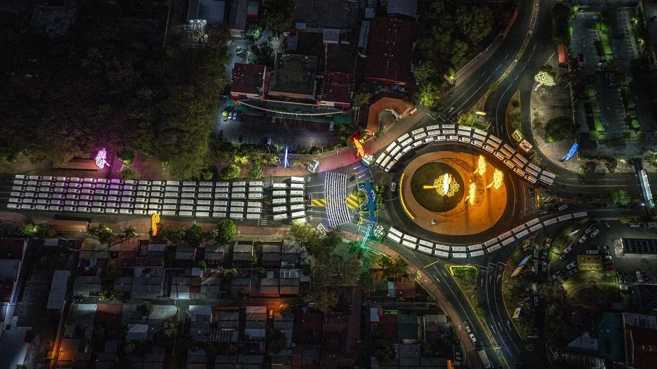 Cooperativas de Nicaragua reciben nuevas unidades de autobuses y microbuses de China