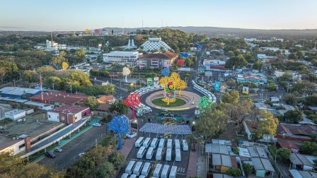 Cooperativas de Nicaragua reciben nuevas unidades de autobuses y microbuses de China