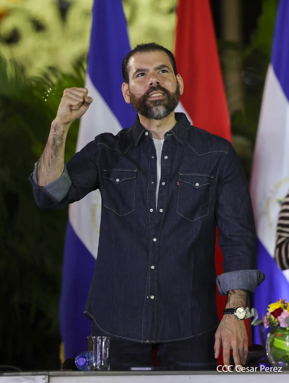 Cooperativas de Nicaragua reciben nuevas unidades de autobuses y microbuses de China