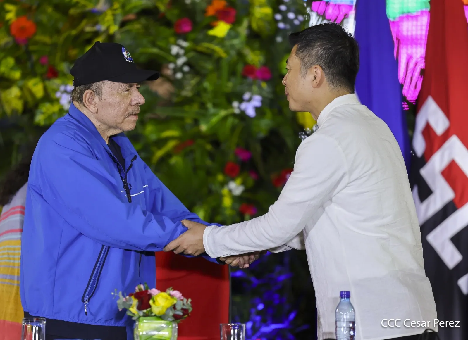 Cooperativas de Nicaragua reciben nuevas unidades de autobuses y microbuses de China