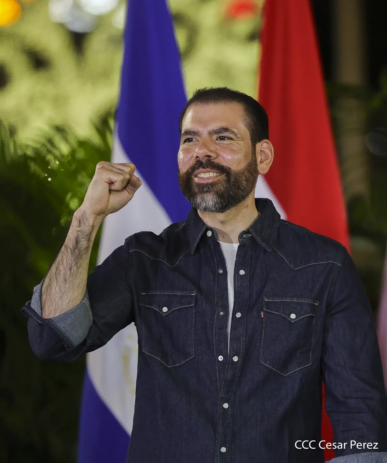 Cooperativas de Nicaragua reciben nuevas unidades de autobuses y microbuses de China