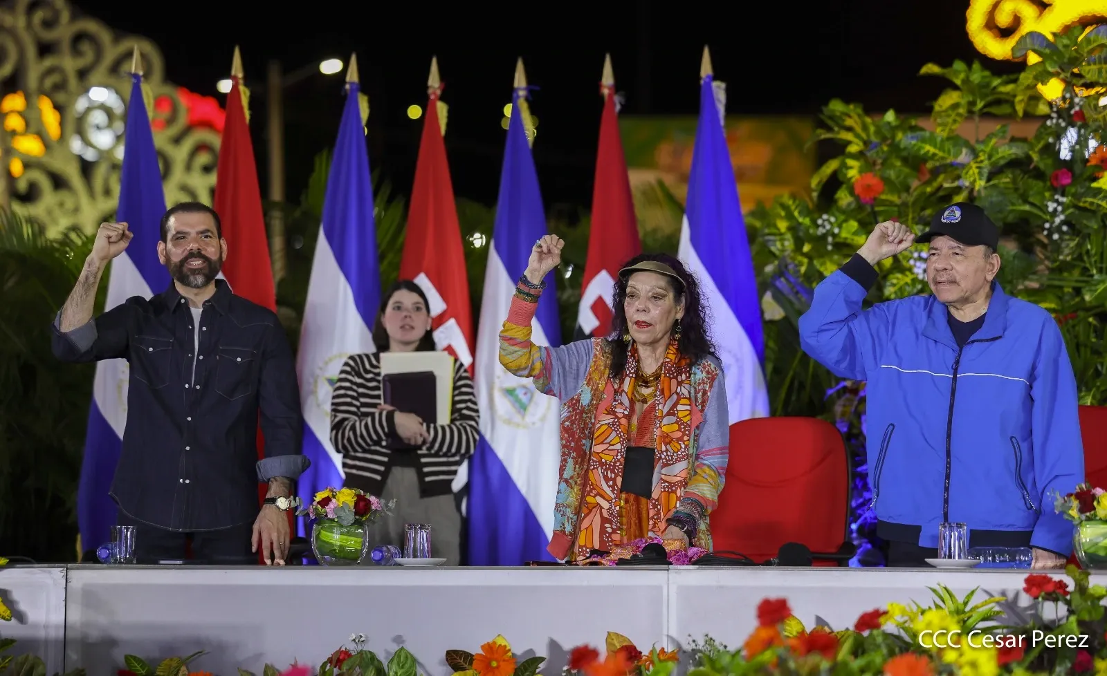 Cooperativas de Nicaragua reciben nuevas unidades de autobuses y microbuses de China