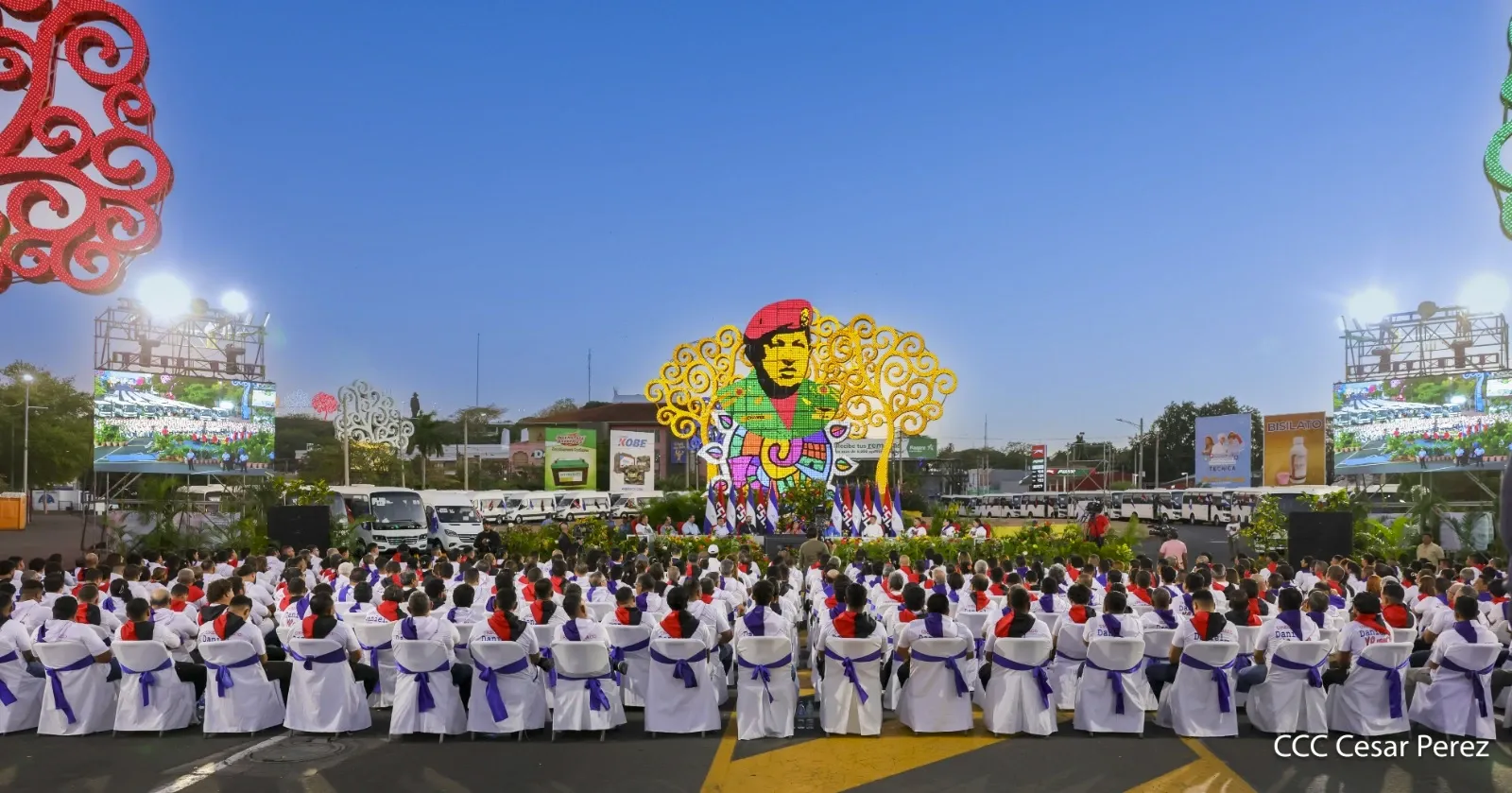 Cooperativas de Nicaragua reciben nuevas unidades de autobuses y microbuses de China