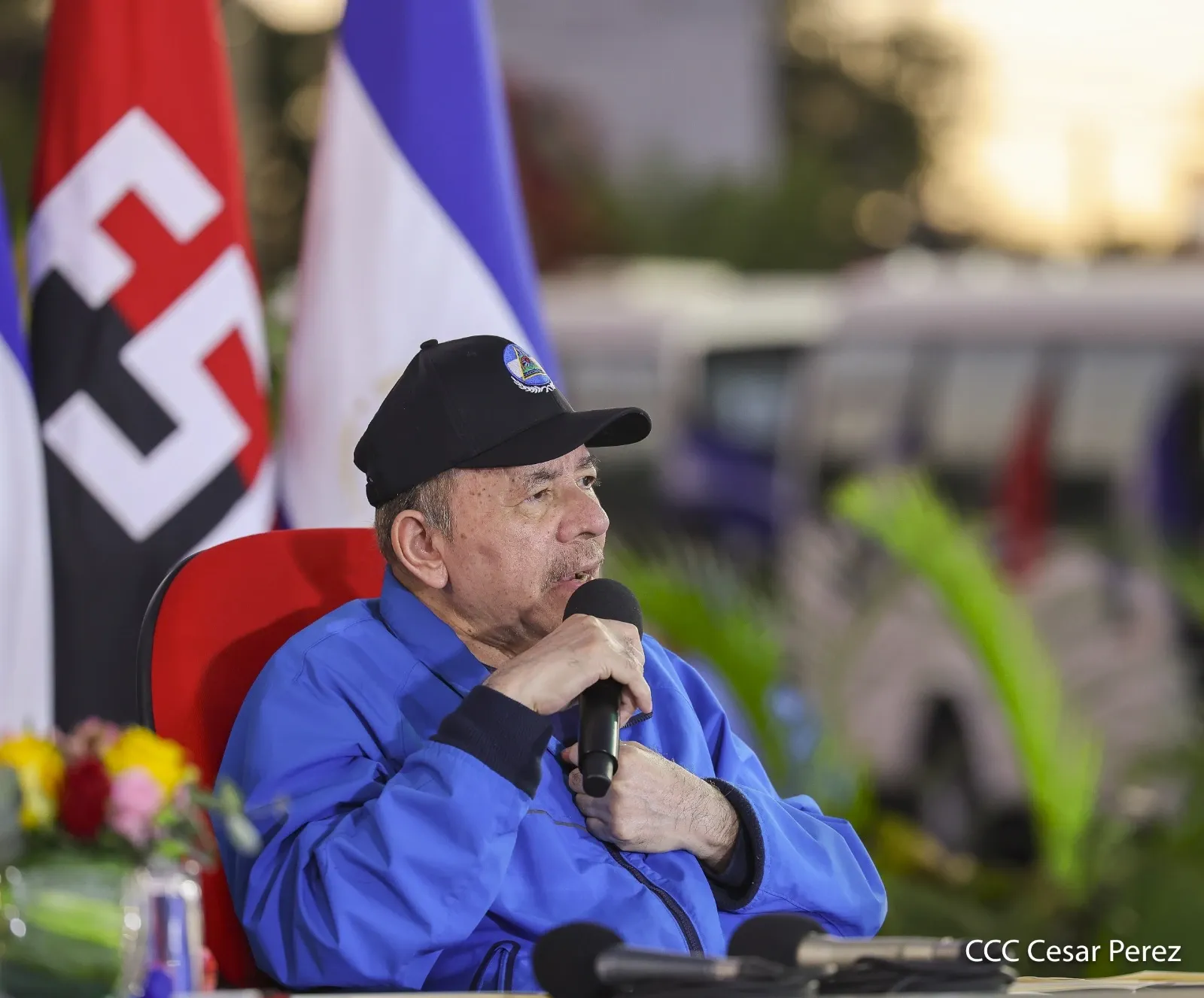 Cooperativas de Nicaragua reciben nuevas unidades de autobuses y microbuses de China