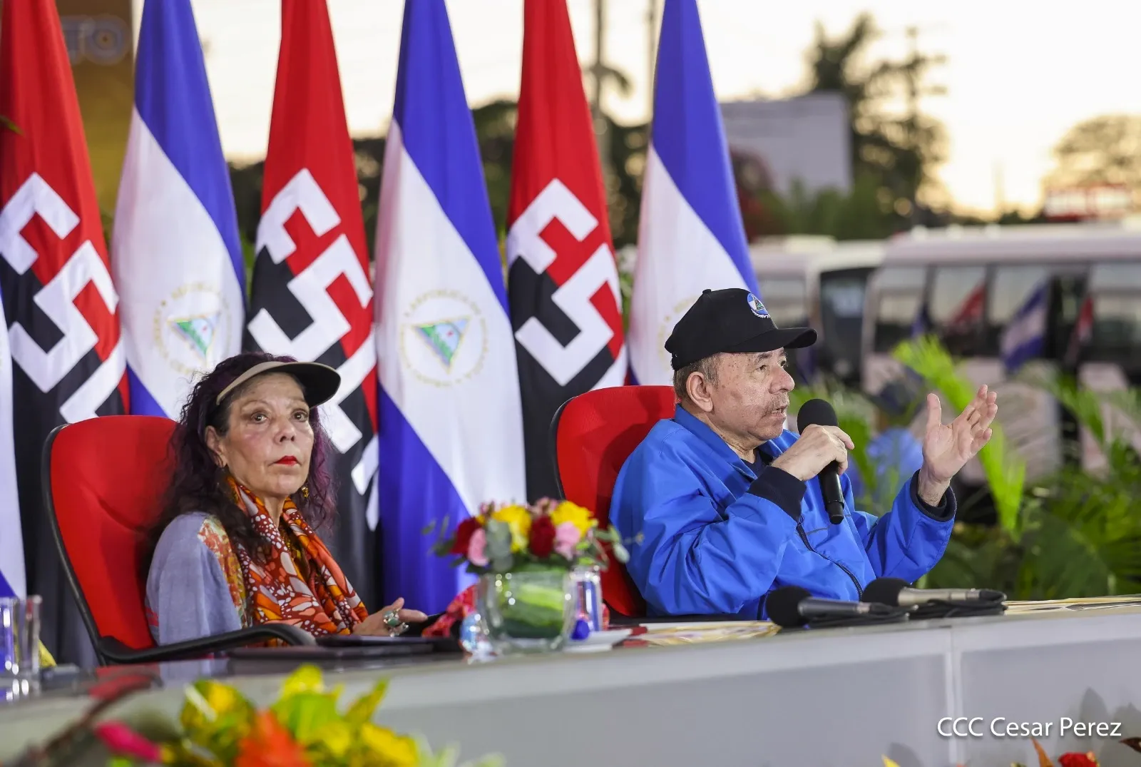 Cooperativas de Nicaragua reciben nuevas unidades de autobuses y microbuses de China