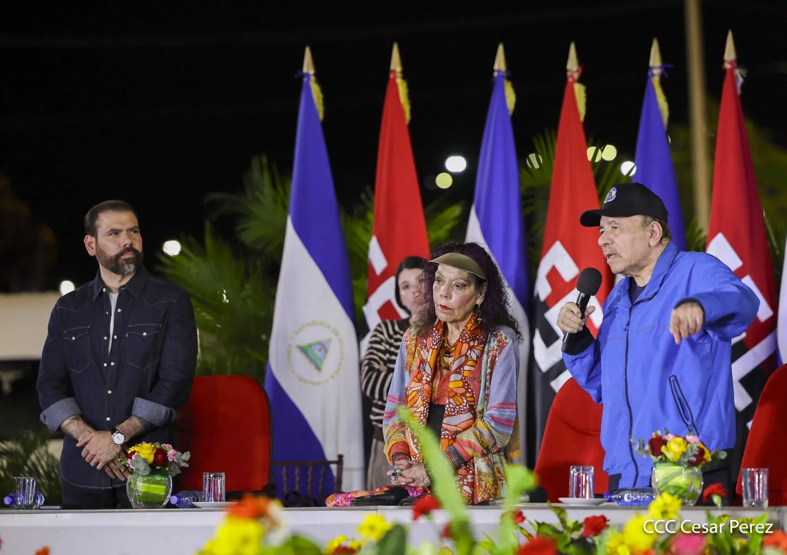 Cooperativas de Nicaragua reciben nuevas unidades de autobuses y microbuses de China