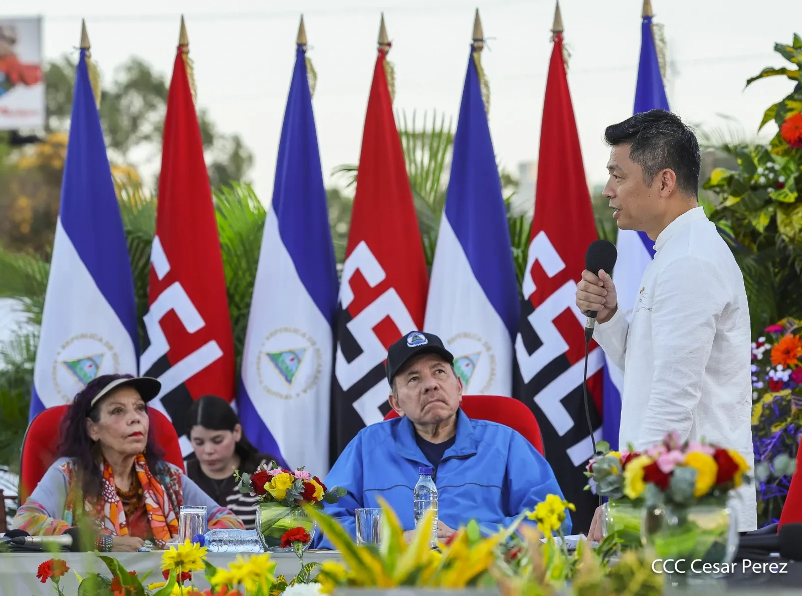 Cooperativas de Nicaragua reciben nuevas unidades de autobuses y microbuses de China