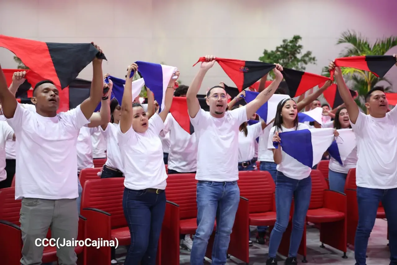 Entrega del Hospital Sandino Nuevo Amanecer en saludo al General de Hombres y Mujeres Libres