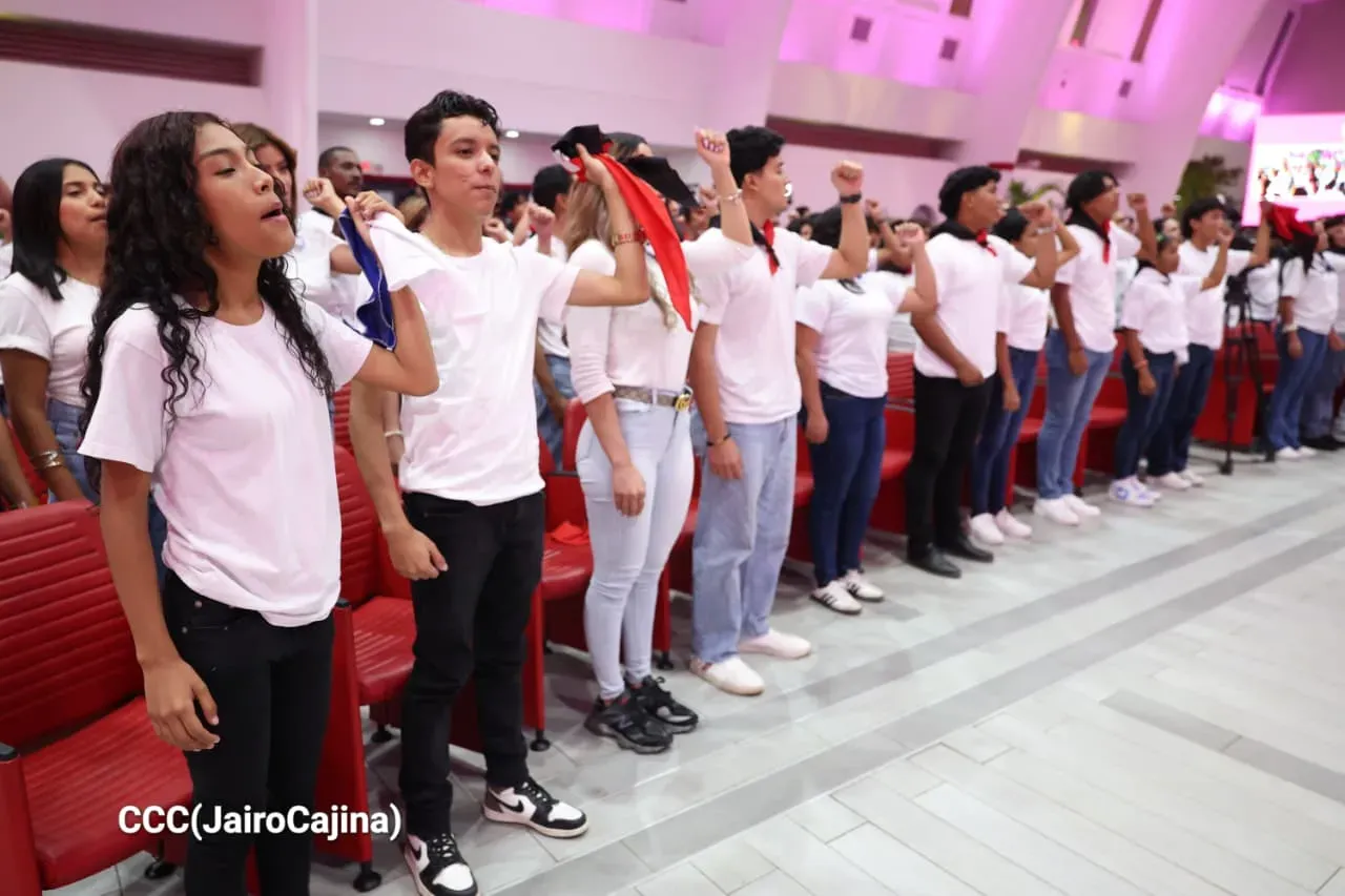 Entrega del Hospital Sandino Nuevo Amanecer en saludo al General de Hombres y Mujeres Libres