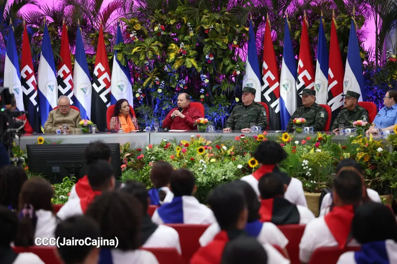 Entrega del Hospital Sandino Nuevo Amanecer en saludo al General de Hombres y Mujeres Libres