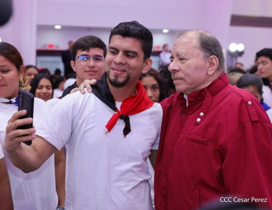 Entrega del Hospital Sandino Nuevo Amanecer en saludo al General de Hombres y Mujeres Libres