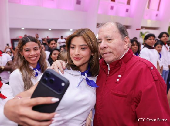 Entrega del Hospital Sandino Nuevo Amanecer en saludo al General de Hombres y Mujeres Libres