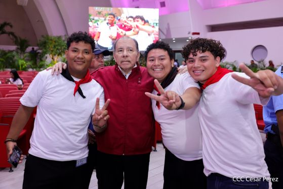 Entrega del Hospital Sandino Nuevo Amanecer en saludo al General de Hombres y Mujeres Libres