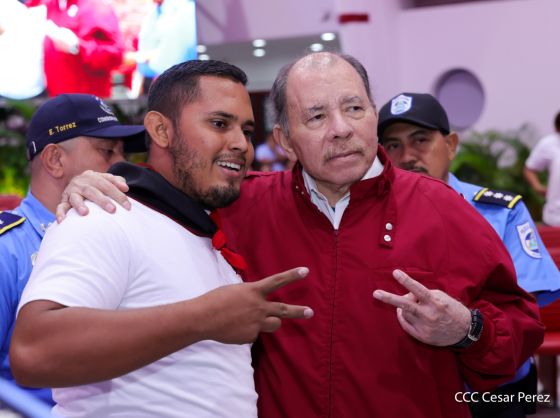 Entrega del Hospital Sandino Nuevo Amanecer en saludo al General de Hombres y Mujeres Libres