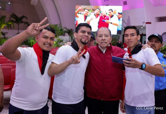 Entrega del Hospital Sandino Nuevo Amanecer en saludo al General de Hombres y Mujeres Libres