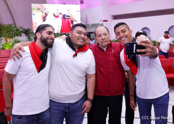 Entrega del Hospital Sandino Nuevo Amanecer en saludo al General de Hombres y Mujeres Libres