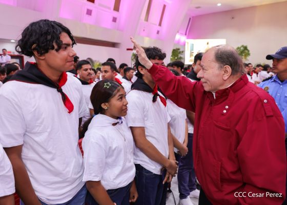 Entrega del Hospital Sandino Nuevo Amanecer en saludo al General de Hombres y Mujeres Libres