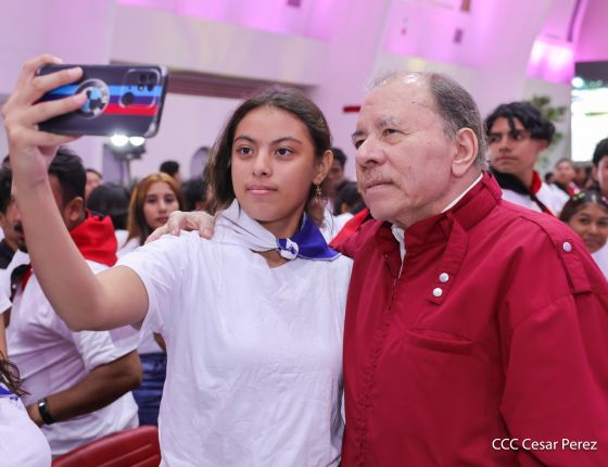 Entrega del Hospital Sandino Nuevo Amanecer en saludo al General de Hombres y Mujeres Libres