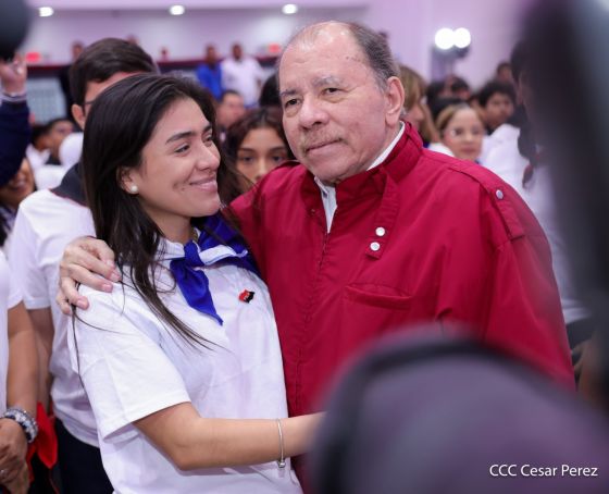 Entrega del Hospital Sandino Nuevo Amanecer en saludo al General de Hombres y Mujeres Libres