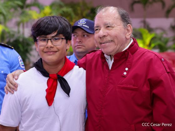 Entrega del Hospital Sandino Nuevo Amanecer en saludo al General de Hombres y Mujeres Libres