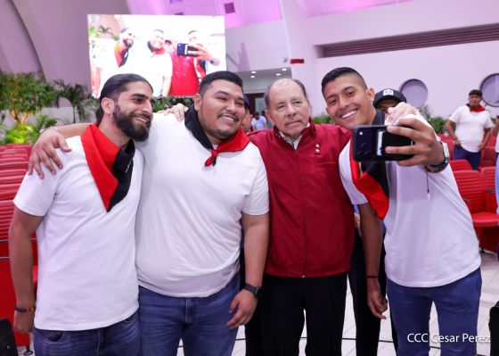 Entrega del Hospital Sandino Nuevo Amanecer en saludo al General de Hombres y Mujeres Libres